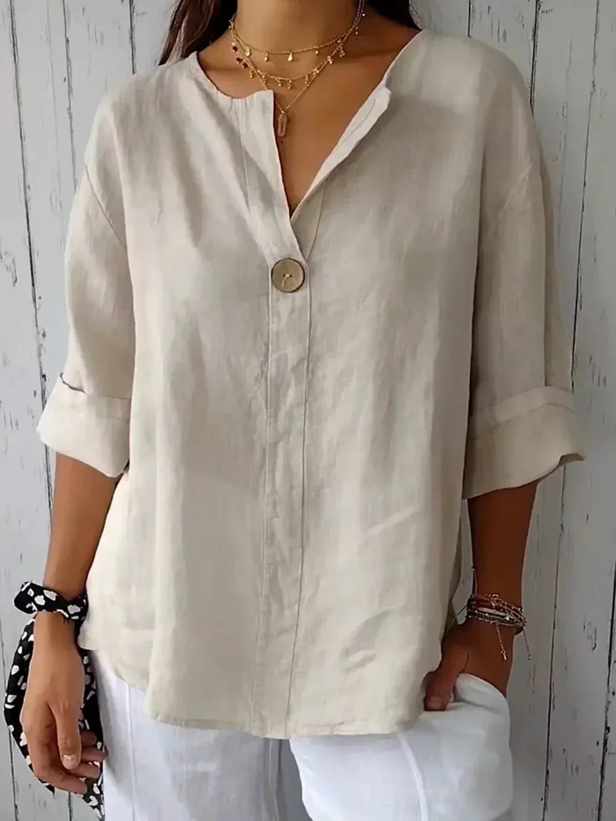Aveline - Casualowa bluzka z dekoltem w serek (dostępny również w rozmiarze plus size)