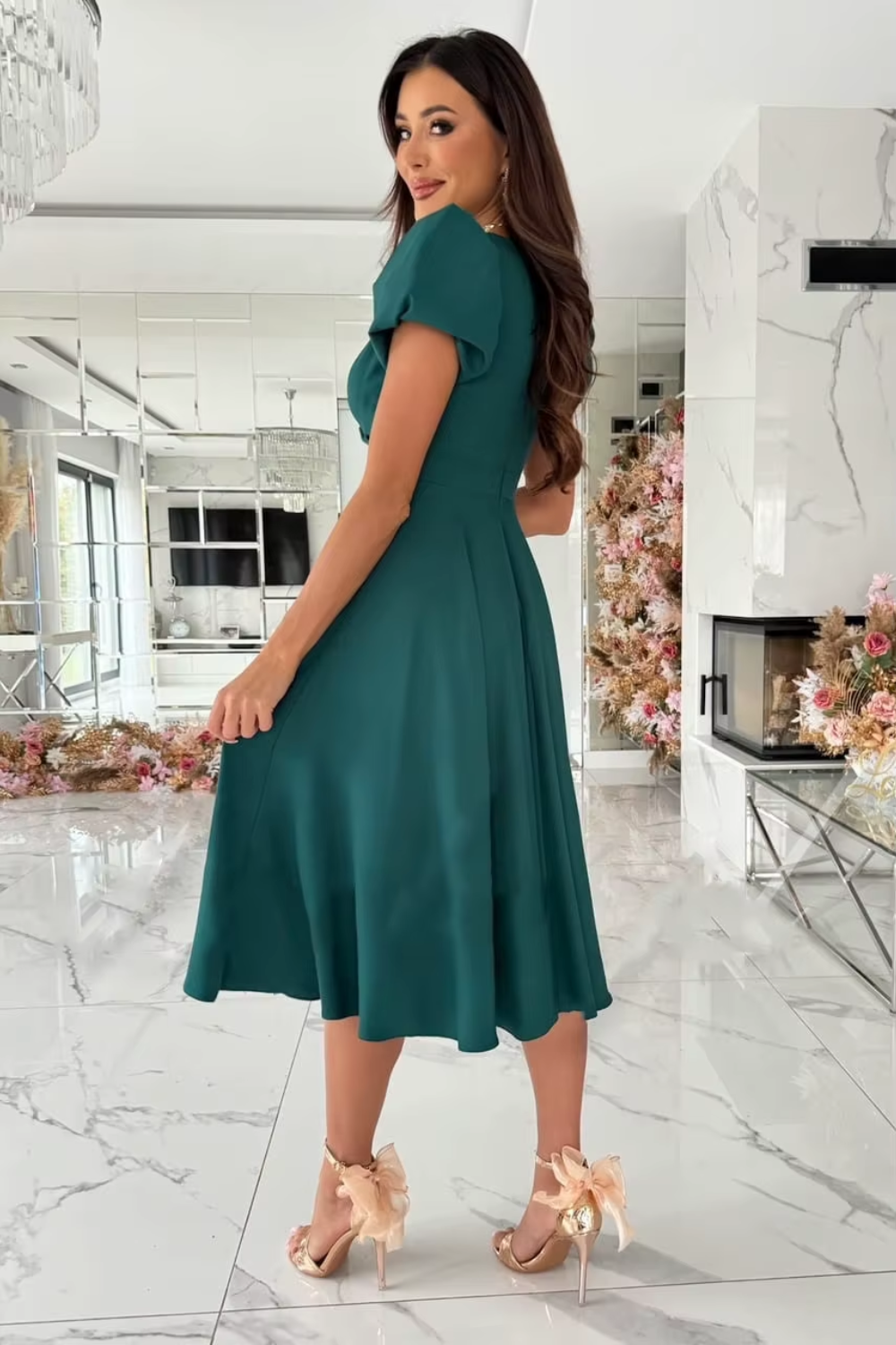 Anika - Elegancka midi sukienka z dekoltem V na wesela i inne okazje
