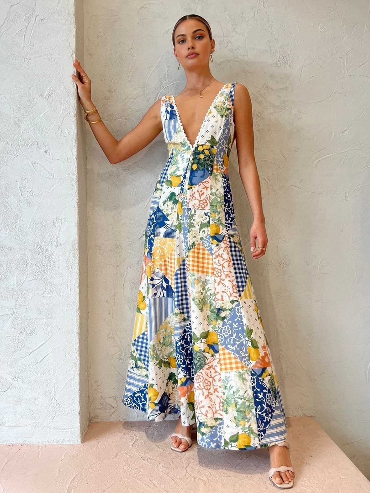 Madeline - Patchworkowa sukienka maxi z dekoltem V, biała, boho urok