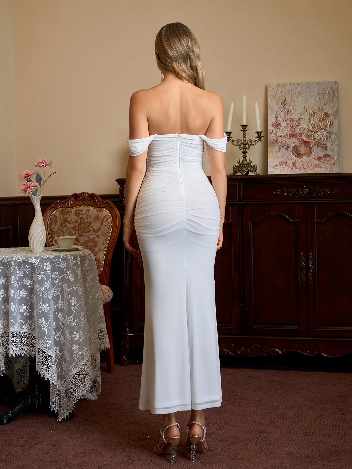 Sukienka Bodycon z Odkrytymi Ramionami i Zamkiem z Tyłu