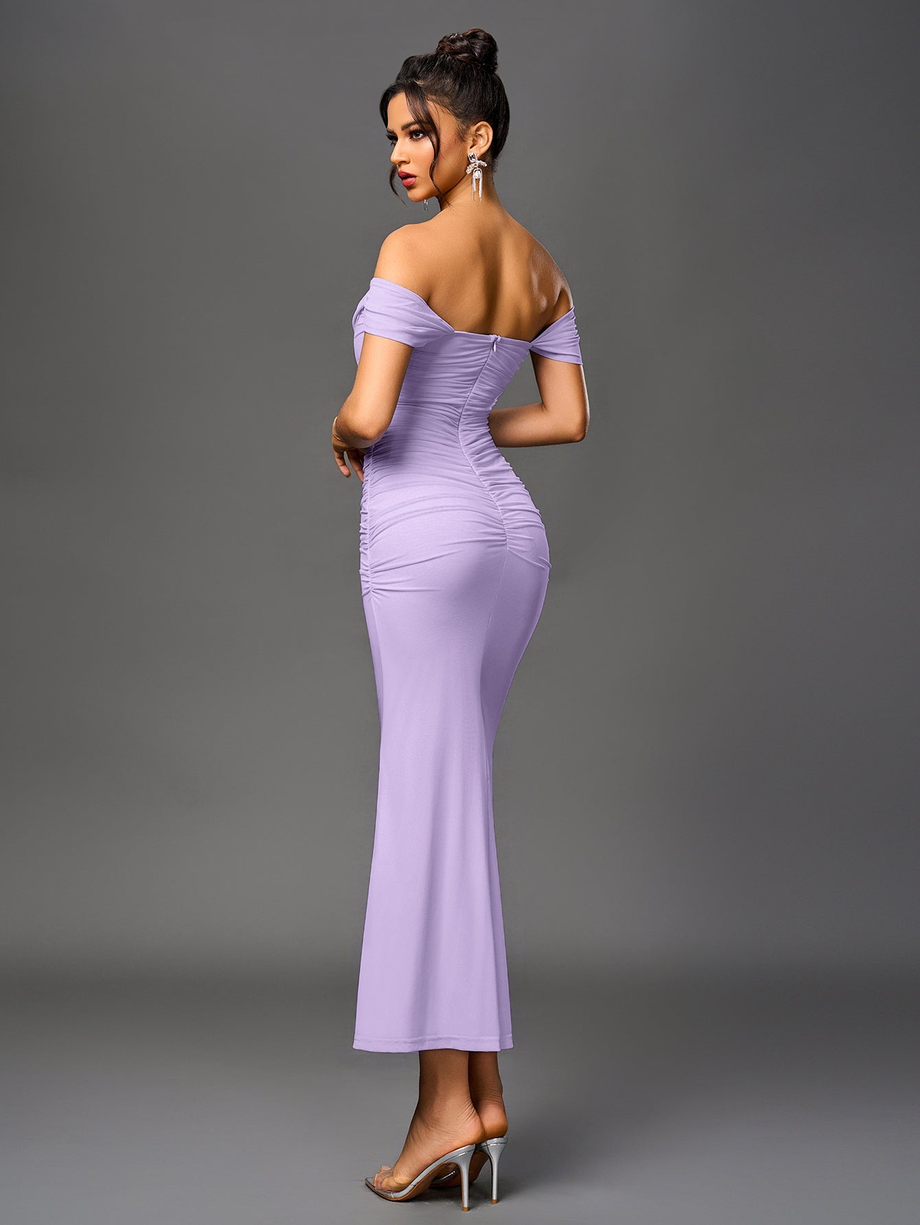 Sukienka Bodycon z Odkrytymi Ramionami i Zamkiem z Tyłu
