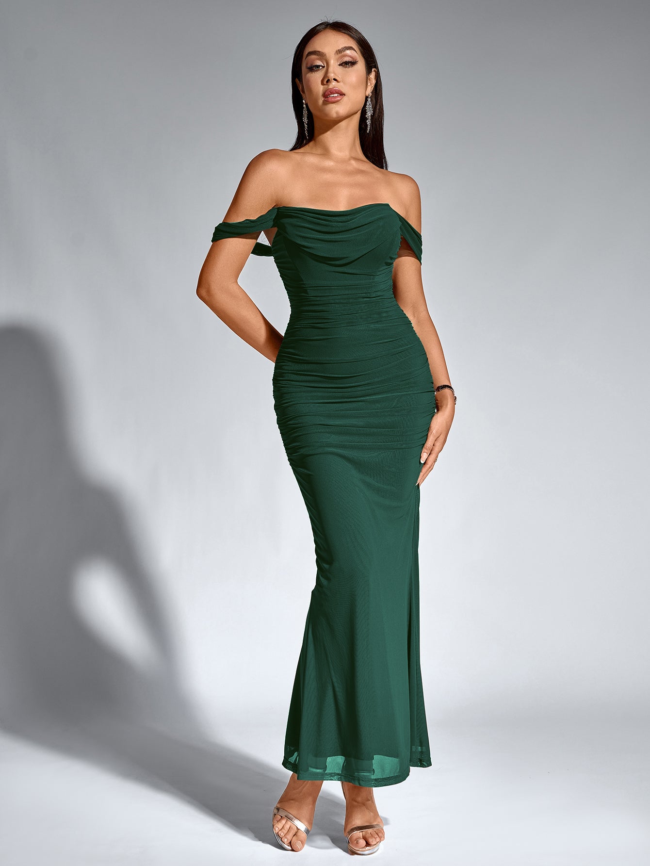 Sukienka Bodycon z Odkrytymi Ramionami i Zamkiem z Tyłu