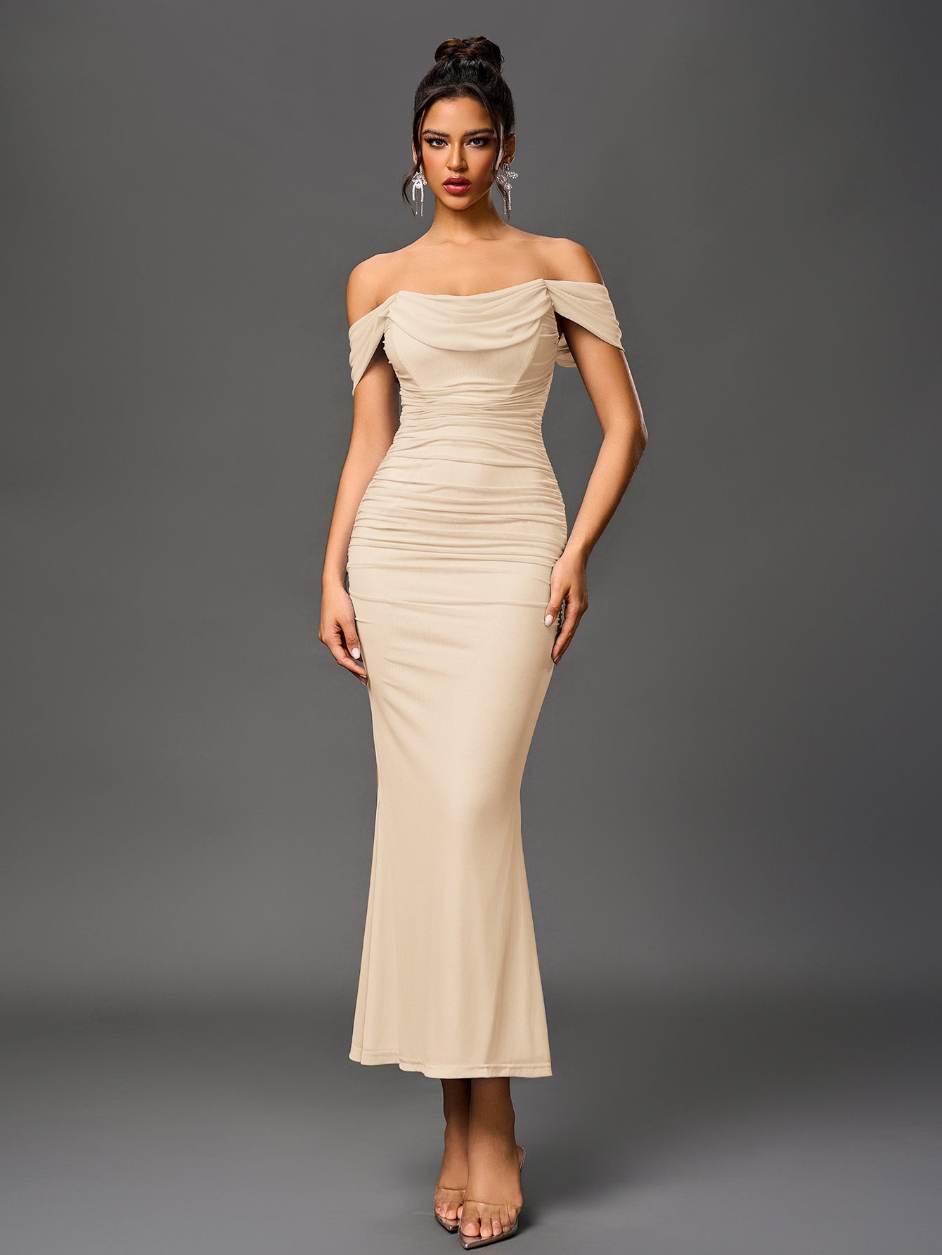 Sukienka Bodycon z Odkrytymi Ramionami i Zamkiem z Tyłu
