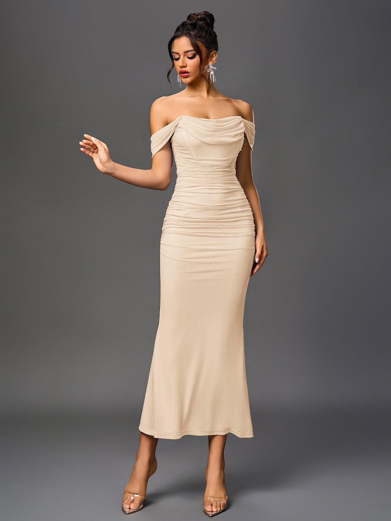 Sukienka Bodycon z Odkrytymi Ramionami i Zamkiem z Tyłu