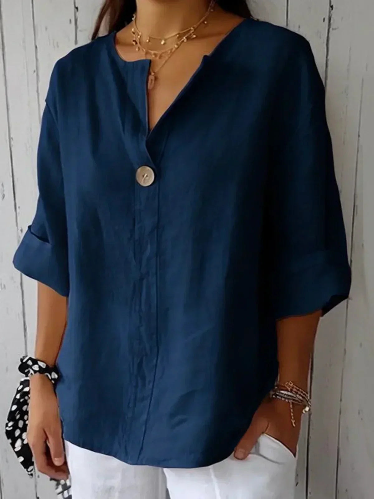 Aveline - Casualowa bluzka z dekoltem w serek (dostępny również w rozmiarze plus size)