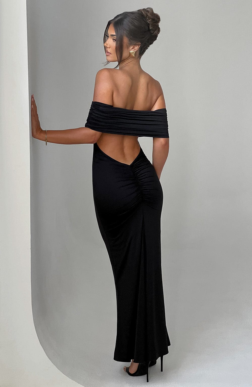 Serena - Elegancka sukienka maxi z odkrytymi plecami
