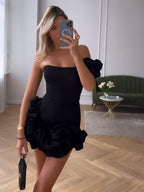 Paloma - Sukienka mini na jedno ramię z dołem falbanowym i dopasowana